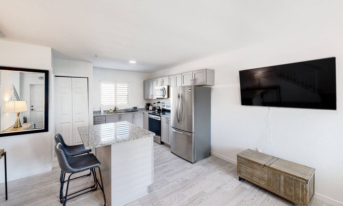 Marathon Condo | Green Pineapple | Condo in Marathon with pool access
