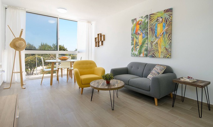 Puerto del Carmen Ski Chalet | Green Volcano -200 m from the beach-access to the fariones sports centre included (swimming pool, sauna, gym)