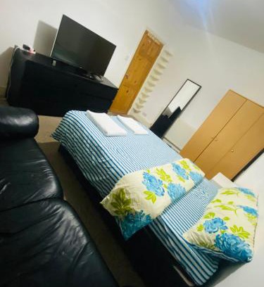 Peninsula House | Greenwich Homestay