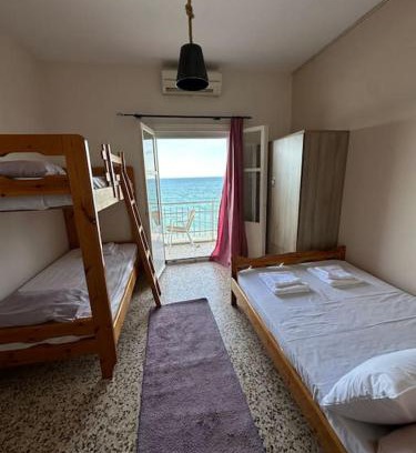 Leonidio Apartment | Grekou Farmhouse in the waves