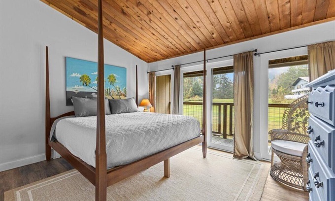 Stowe Area Ski Chalet | Griffin Country Lodge, Chalet 4 ~ a mile to Stowe Resort