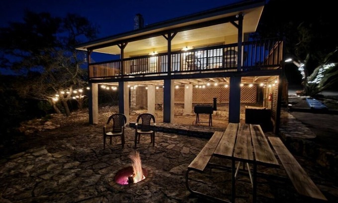 Concan Cabin | Gringo Honeymoon - Best view in Concan