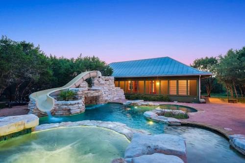Austin House | Grit&Grace Ranch - Private Resort Style Pool & Spa