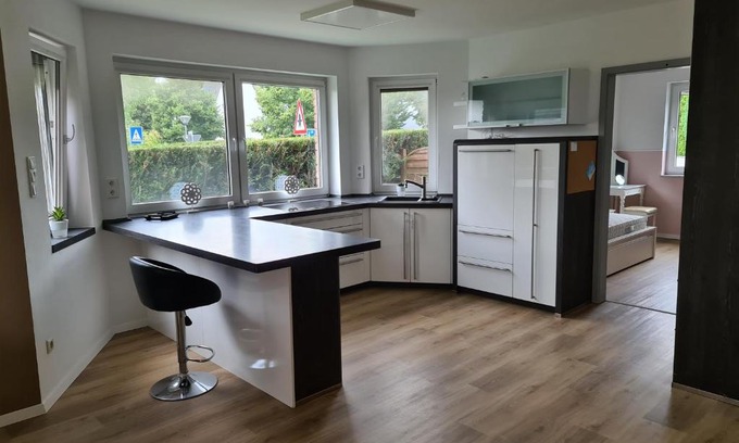 Altenrath Apartment | Große Ferienwohnung Nähe Flughafen Köln Bonn