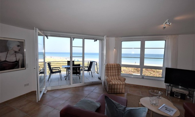 Hohwacht Apartment | Große Moderne Ferienwohnung mit Traumhaften Blick Über die Ostsee und dem Weißen