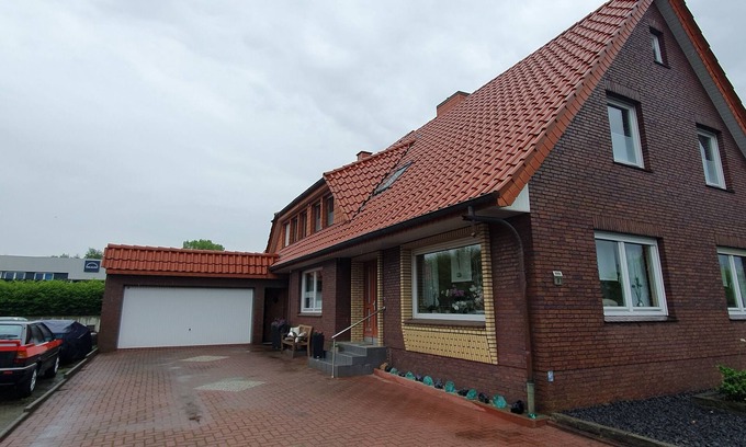 Papenburg Apartment | Große neu Renovierte Ferienwohnung für Max. 5 Personen in Zentrumnähe
