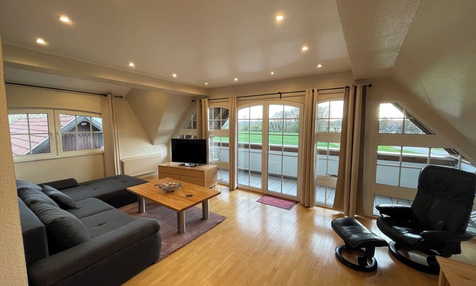 Nordkirchen Apartment | Großzügige Ferienwohnung für bis zu 4 Personen mit Balkon