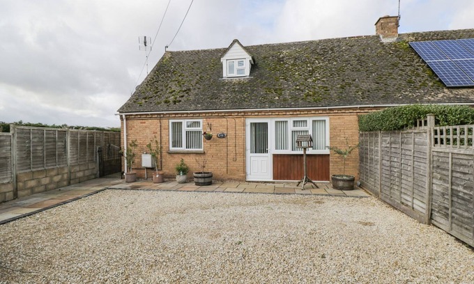 Bourton Cottage | GROUND FLOOR ANNEX, family friendly in Milton-Under-Wychwood