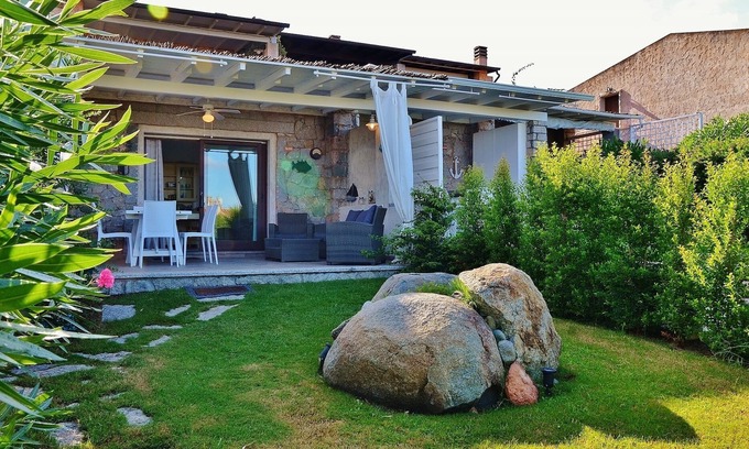 Sant'Elmo Cottage | Ground floor villa with green patio 200 meters from the beach WiFi