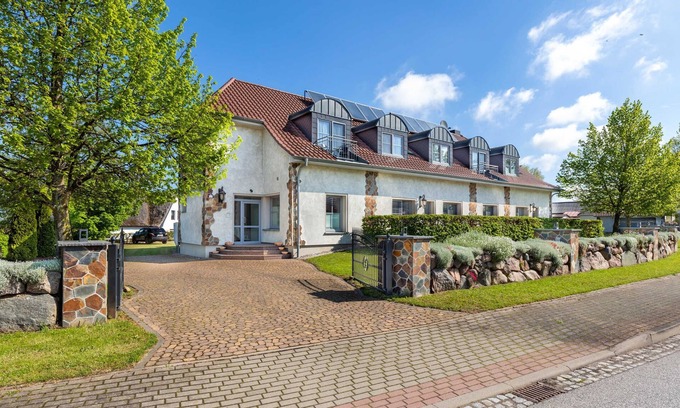 Pepelow Apartment | Group booking vacation home hang glider up to 30 guests - Ostseeferienhaus