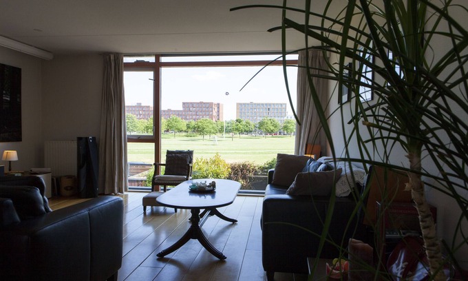 Stadsdam House | Group travel in a Tranquil Townhouse!