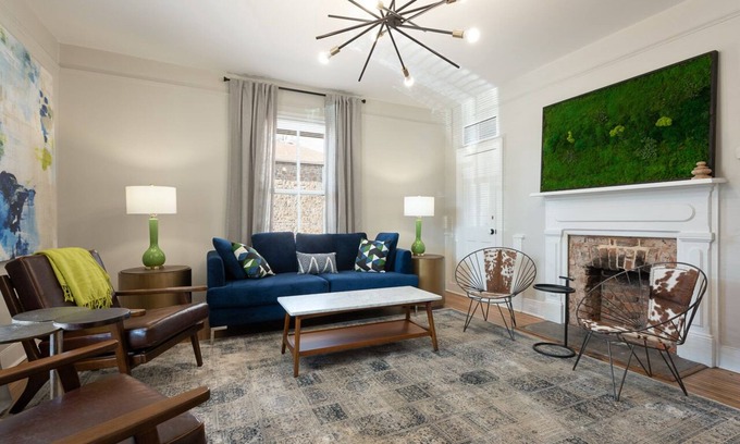Belmont Apartment | Grove Apartment | 2 bed, 2 bath Luxury 30 + Rental in Downtown Belmont