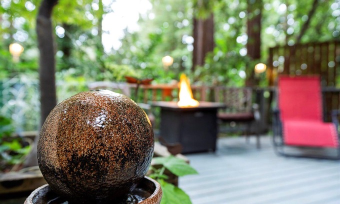 Guerneville Cottage | GuernevilleCottage~Relax & Rekindle in the Redwoods! FireTbl/HotTub/WiFi/Pup