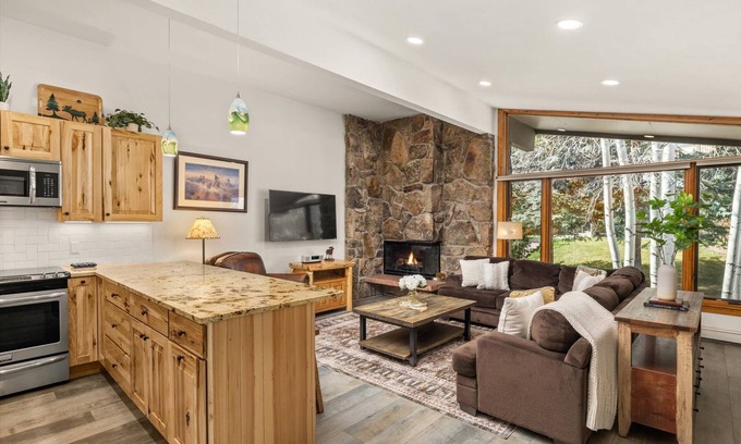 Snowmass Village Condo | Guest Favorites at 10% Off! Stay 3 nights through Nov