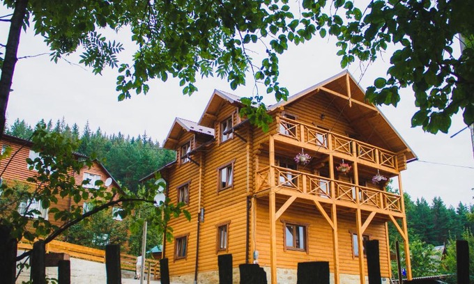 Yaremche House | Guest House Svitliza