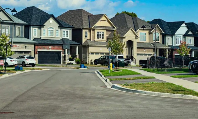 Brantford Apartment | Guest Suite in Family Friendly Neighborhood