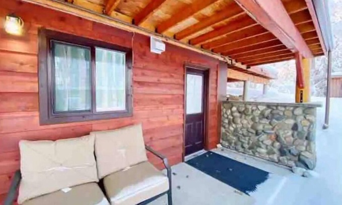 Abbott Loop Apartment | Guest suite without stairs! 6mins to Providence Hospital! Close to Trails!