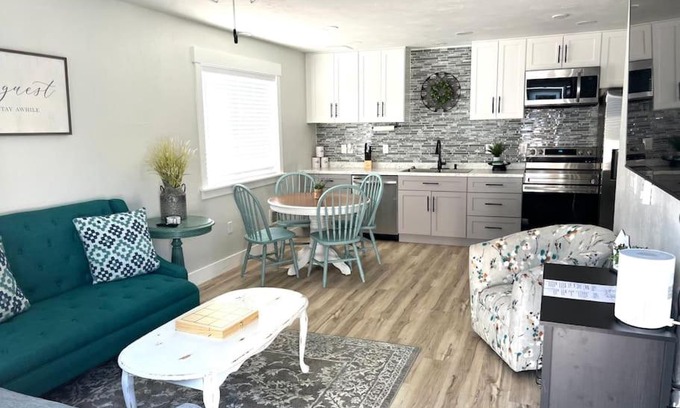 Idaho Falls Apartment | Guest Suites 1996 #4- Relaxing 1 bedroom 1 bath Suite