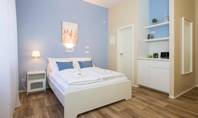 Mitte House | GuestHouse Köhn51, zentral gelegene, stilvoll eingerichtete Zimmer mit eigener Teeküche