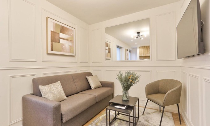 Croulebarbe Apartment | GuestReady - Charming Parisian stay Place Italie