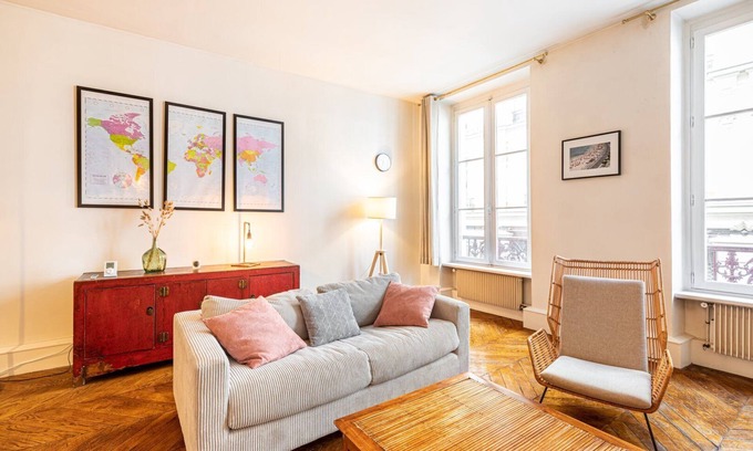 Quartier de la Porte-Saint-Denis Apartment | GuestReady - Chic Apt near Galeries Lafayette