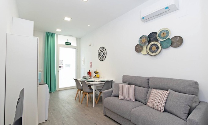 Poblats Maritims Apartment | GuestReady Essential - Flat near Valencia Marina
