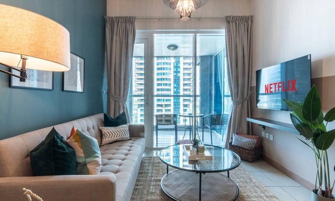 Dubai Media City Apartment | GuestReady Essential - Reflections at Dubai Marina
