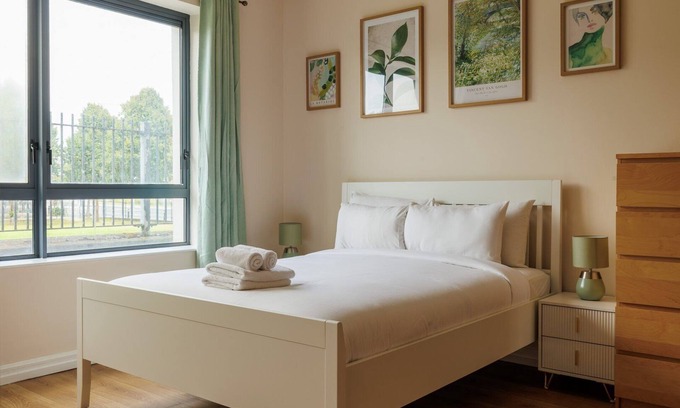 City Centre Dublin Apartment | GuestReady - Modern Docklands retreat in Dublin