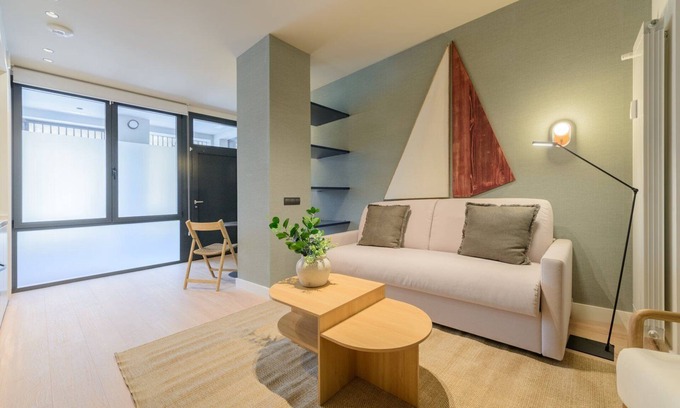 Ciudad Universitaria Apartment | GuestReady - Modern Madrid Dúplex