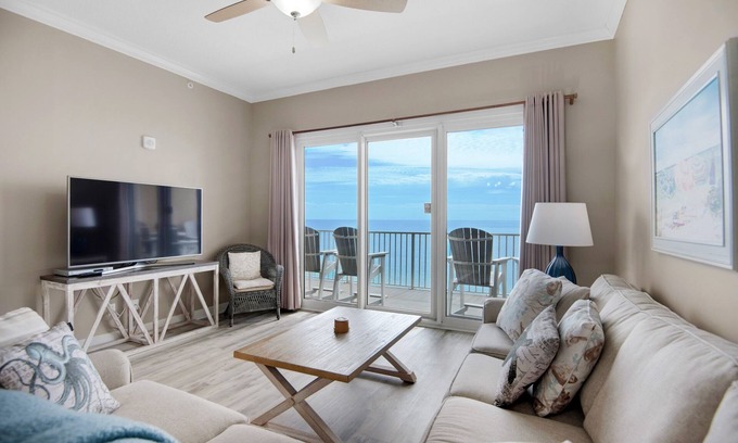 Upper Grand Lagoon Condo | 🌞Gulf FRONT-Pet Friendly-3BR Grandview East 1602🌞
