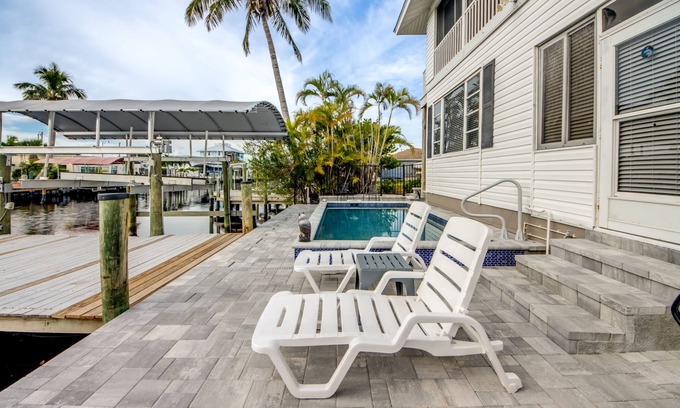 Matlacha Apartment | Gulf Hidden Jewel POOL Kayak bikes fish from dock