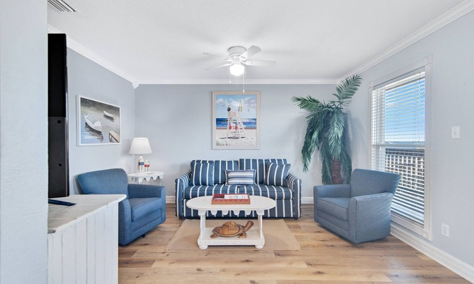 Gulf Shores Condo | Gulf Shores Condo- Just a few steps to the beach