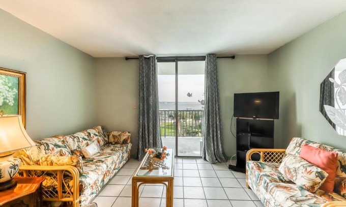 Gulf Shores Apartment | Gulf Shores Surf & Racquet Club 402B