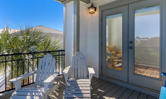 Rosemary Beach House | Gulf Side, Near to Beach, Pool, Beach Chairs, Bikes +Free Attraction Tickets!