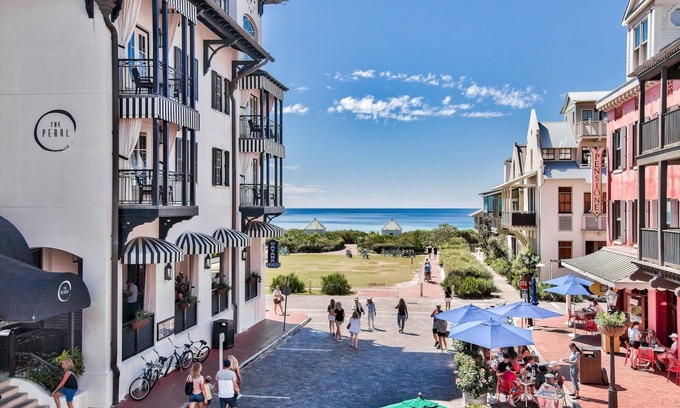 Rosemary Beach Condo | Gulf View: Crown Studio on Main St, across from Pearl Hotel