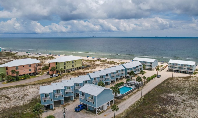 Fort Morgan House | Gulf view, family-friendly townhome