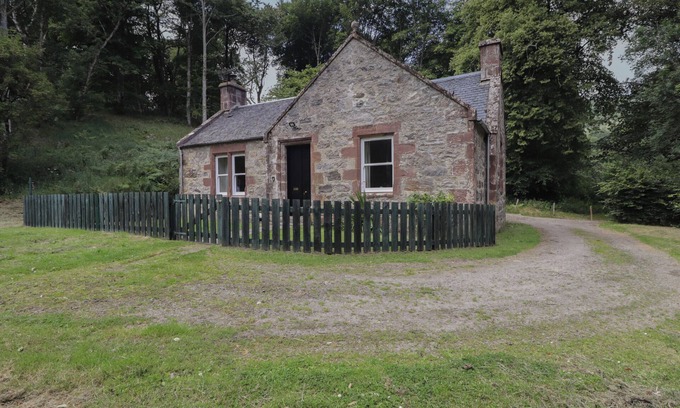 Strathpeffer Cottage | Gunroom Cottage