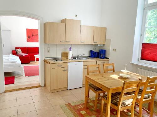 Sassnitz Apartment | Gutshof Dubnitz - Ferienwohnung 1 "Carlo"