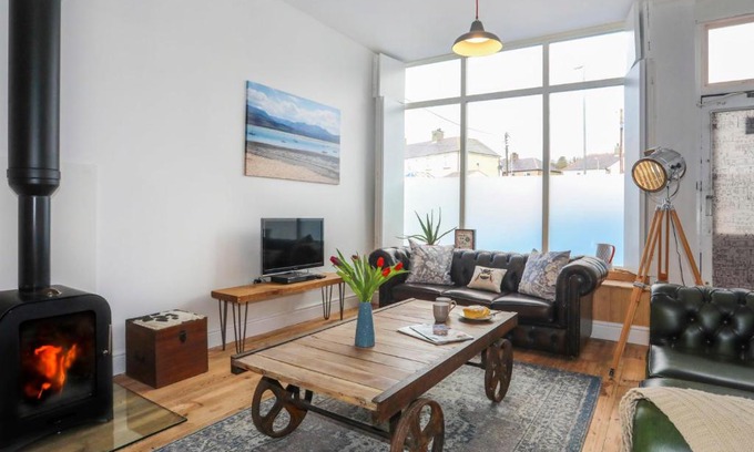 Beaumaris House | Gwalia Stores
