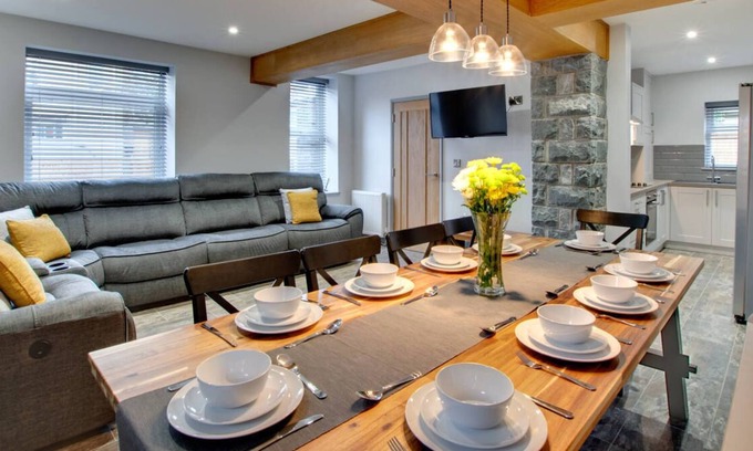 Llanfor House | Gwynle Townhouse, Bala