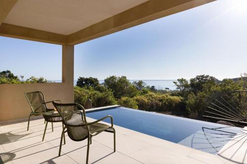 Favone Hotel | Hôtel A Cala - Suites piscines privées et vue mer - Adults only