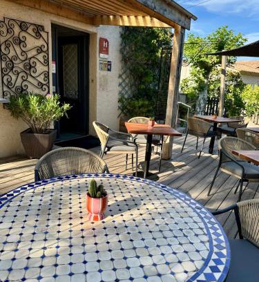 Le Dramont Hotel | Hôtel Auberge Provençale