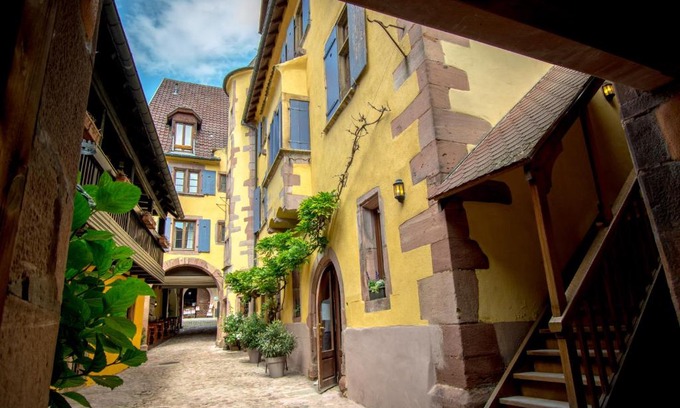 Riquewihr Hotel | Hôtel De La Couronne