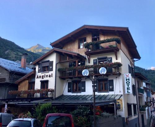 Bourg-Saint-Maurice Hotel | Hôtel Restaurant Angival - Chambres et Appartement