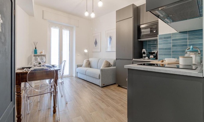 Sanremo Apartment | H11 SUITE LA MER Sanremo - Spiagge