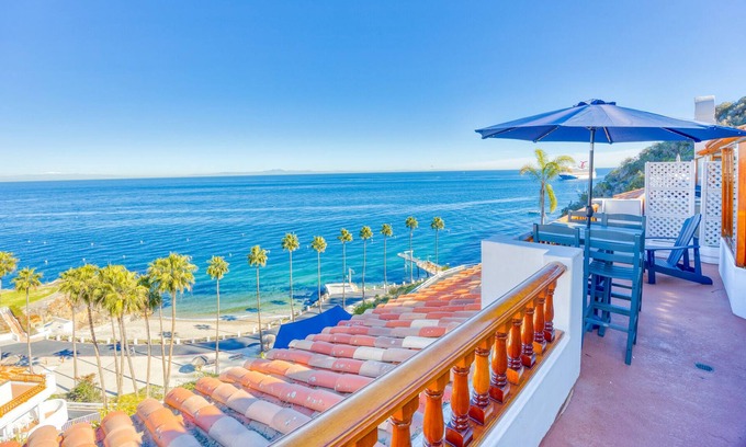 Avalon Condo | H160 - Impeccably Decorated Villa + Panoramic Ocean Views + 6-Seater Golf Cart +