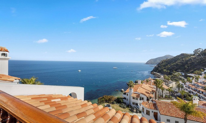 Avalon Condo | H1864: Remodeled 2Br villa, AC, 4-seat cart, OCEAN VIEWS, BBQ