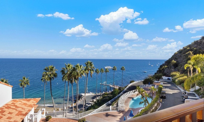 Avalon Condo | H228: Contemporary 1Bd, 2bath Villa + Golf Cart+ Spectacular Views