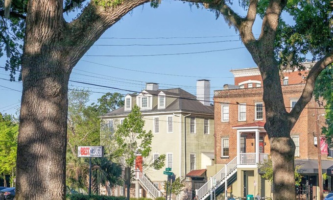 Historic District - North Apartment | Habersham 3