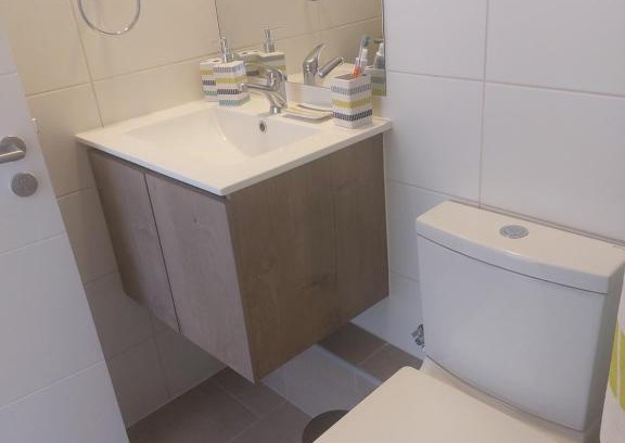 Macul House | Habitación con Mary y Nolberto